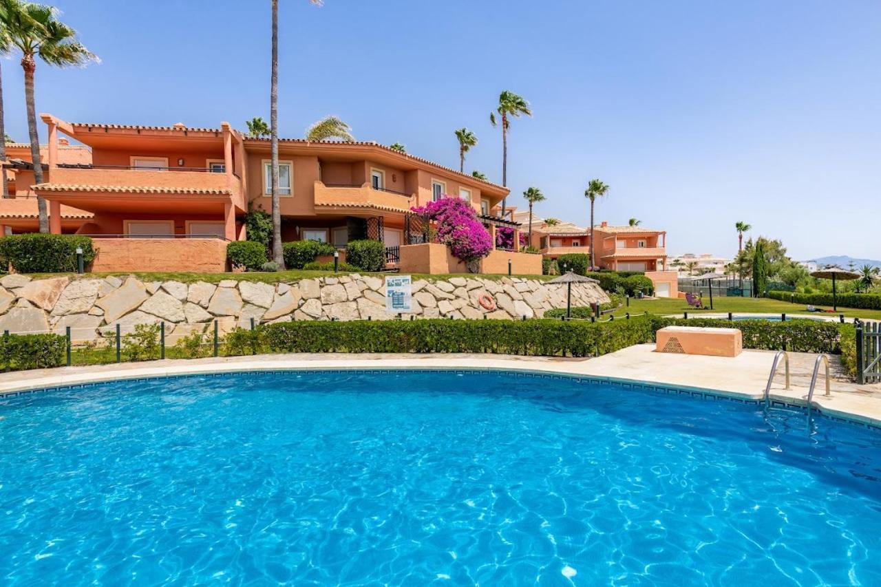 Luxury Three Bedroom Apartment At Estepona Luaran gambar